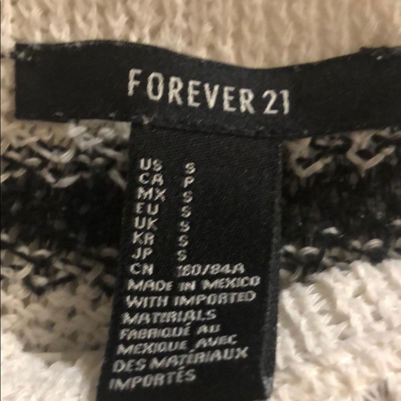 Black and white forever 21 sweater - Picture 2 of 3